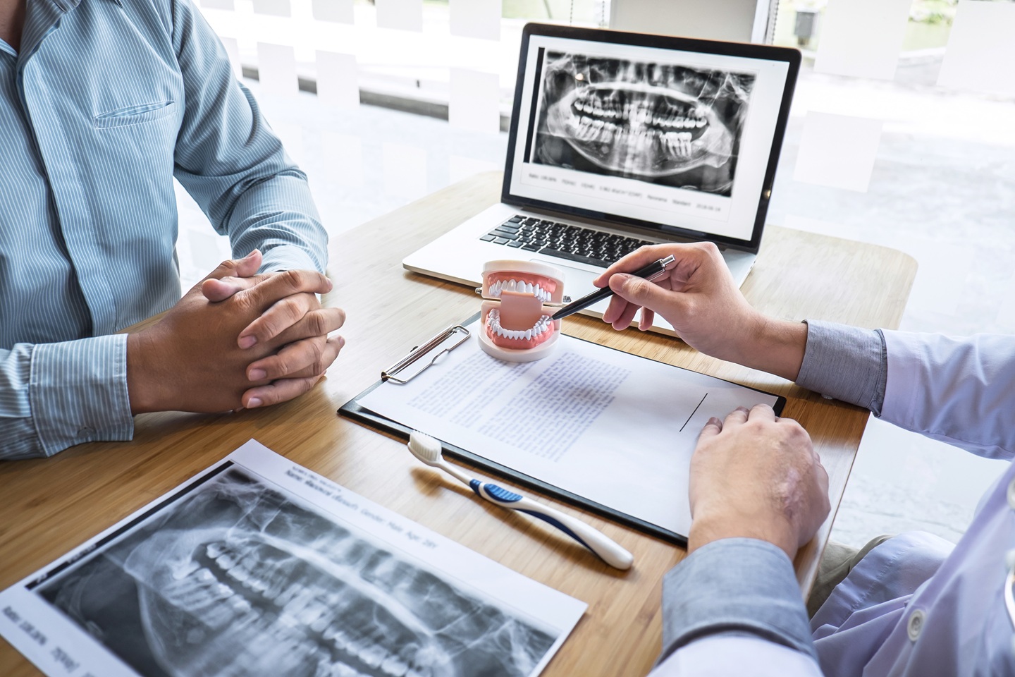 Oral Surgeon vs Dentist: Know the Difference